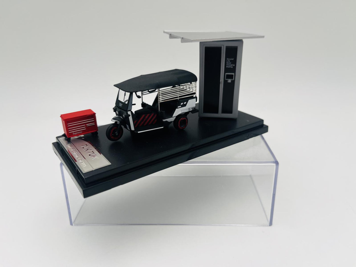 Tuk Tuk 1:64 Stance Hunters diecast scale car