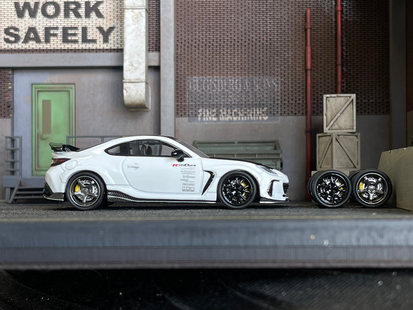 SUBARU BRZ VARIS BRZ ARISING-1 Blanco  (ruedas intercambiables)