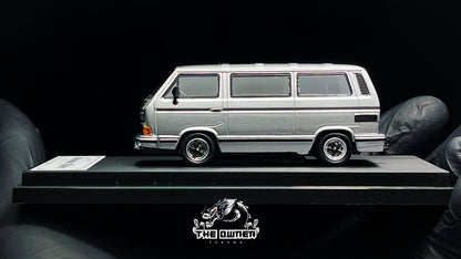 Master 1985 B32 Volkswagen T3 Multivan Silver 1:64
