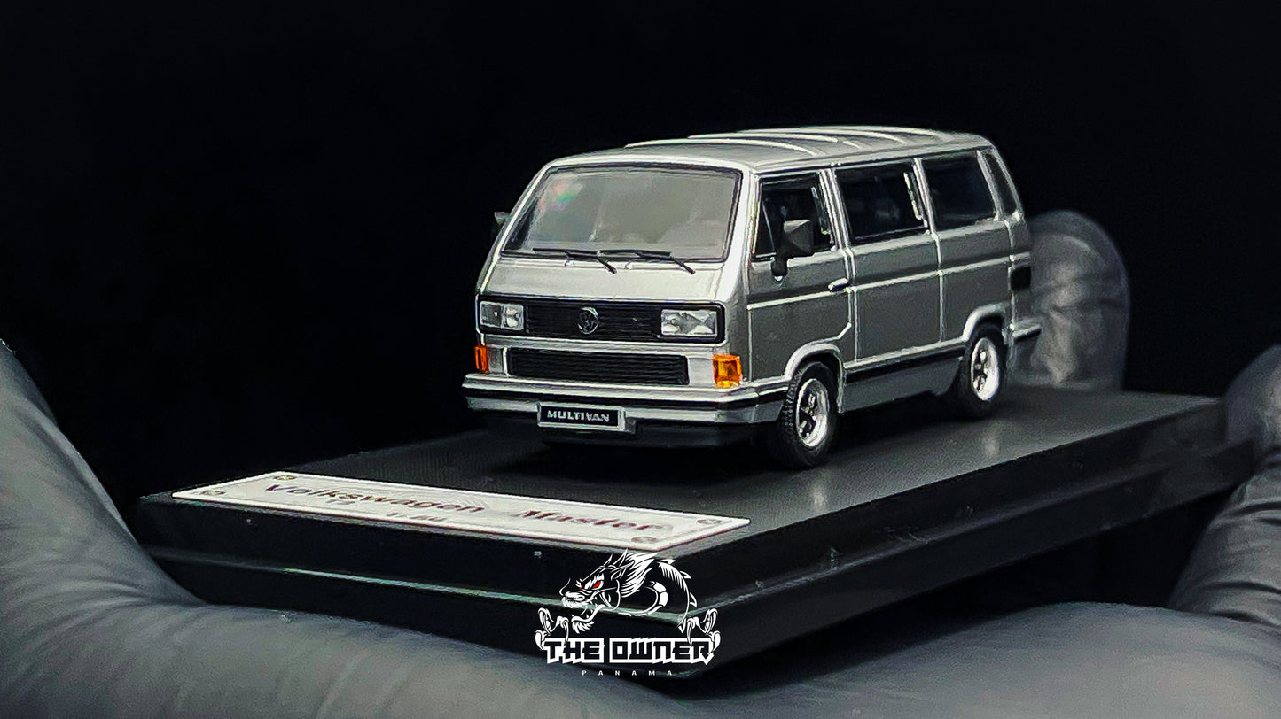 Master 1985 B32 Volkswagen T3 Multivan Silver 1:64