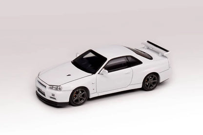 MOTORHELIX Nissan Skyline GT-R R34 Z-Tune Pearl White 1:64