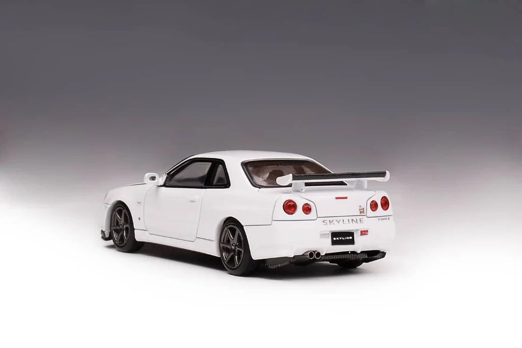 MOTORHELIX Nissan Skyline GT-R R34 Z-Tune Pearl White 1:64