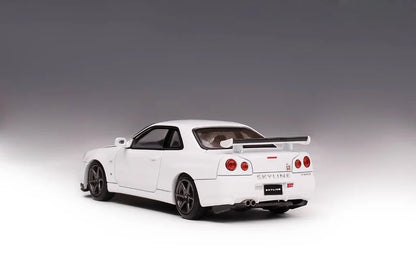 MOTORHELIX Nissan Skyline GT-R R34 Z-Tune Pearl White 1:64