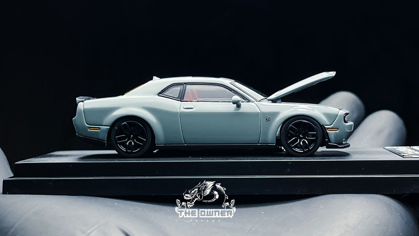 Stance Hunters 1:64 Dodge Challenger Mk3 SRT Hellcat