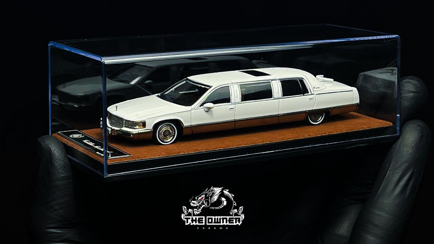 XiaoGuang Model 1:64 Dealer Edition 1992-1994 Cadillac Fleetwood Limousine (blanca) Diecast Car Model