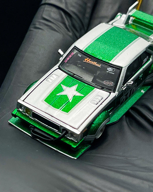Pop Race Skyline C210 Bosozoku Estilo Verde y Plata 1/64